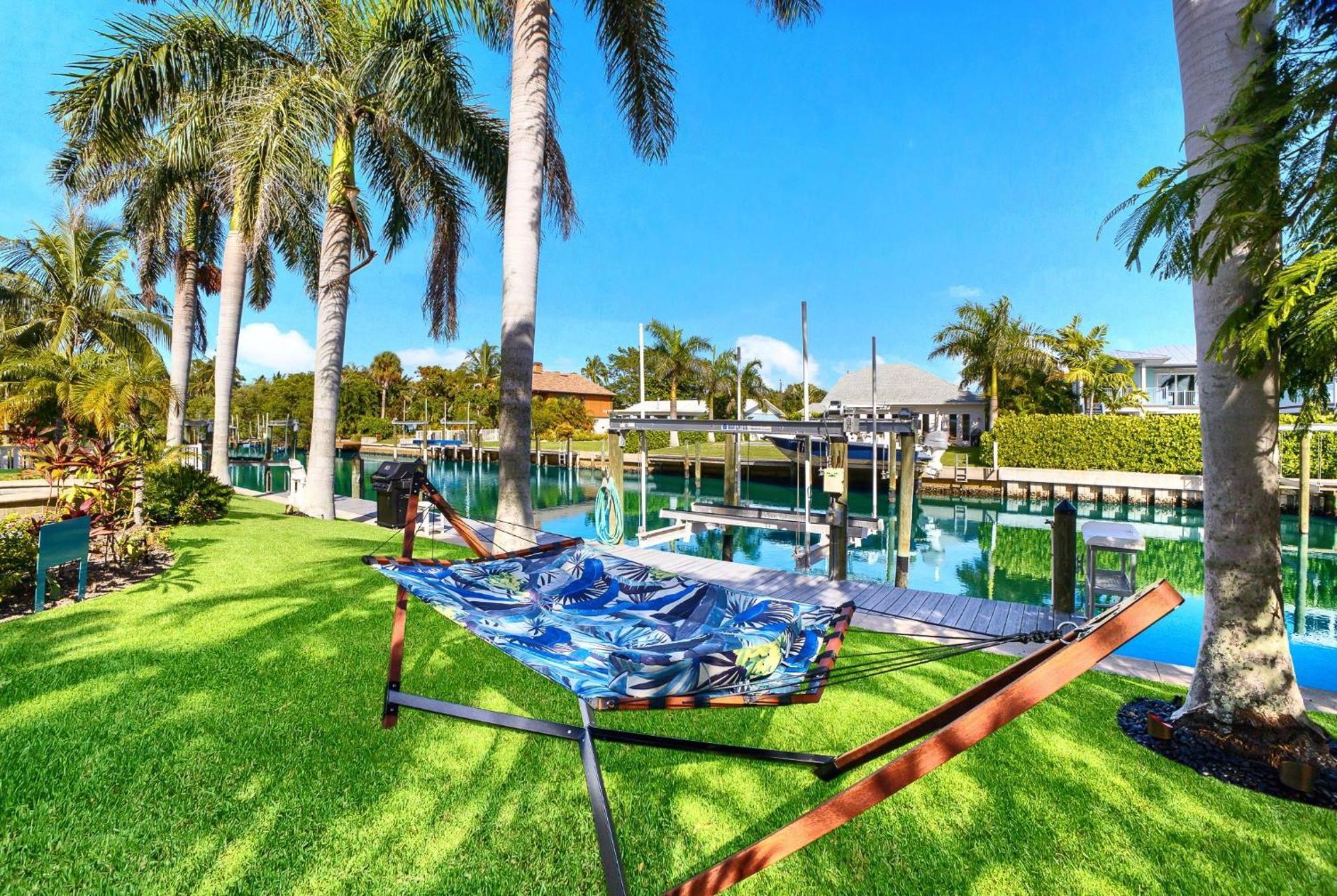 הוילה אנה מריה Bikinis And Martinis Waterfront Canal מראה חיצוני תמונה